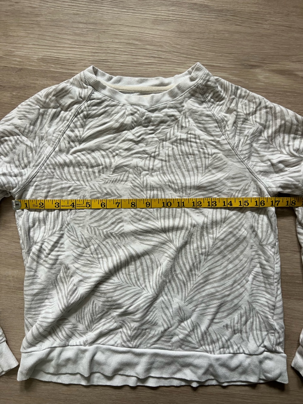 Thread & Supply Light Gray Palm Print on White Crewneck Sweatshirt S - Picture 4 of 6